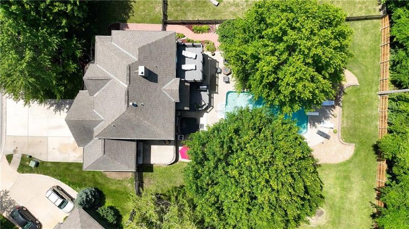 7708 Brook Ct, Kansas City, MO 64139