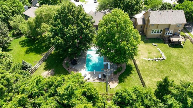7708 Brook Ct, Kansas City, MO 64139