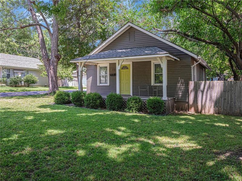 200 E 78th Ter, Kansas City, MO 64114