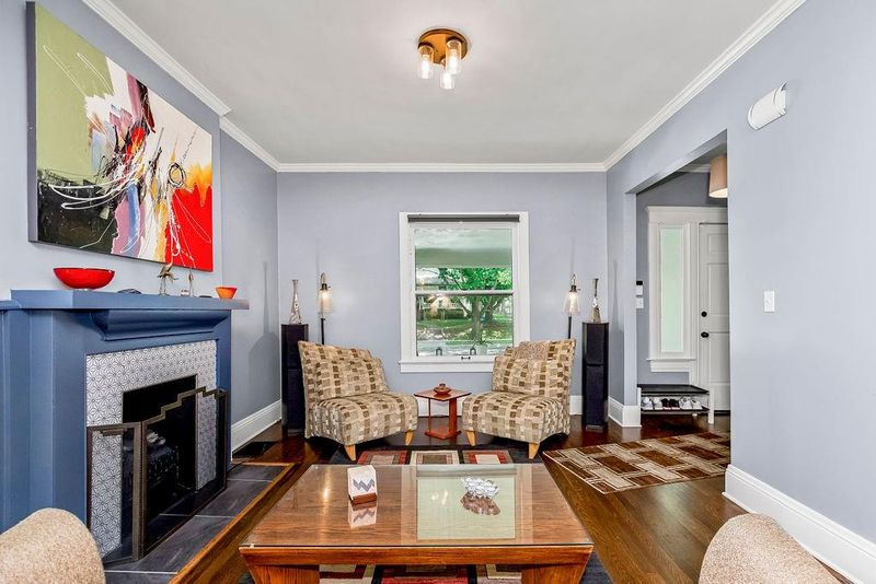 3942 Campbell St, Kansas City, MO 64110