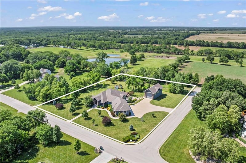 28984 W 150th St, Gardner, KS 66030