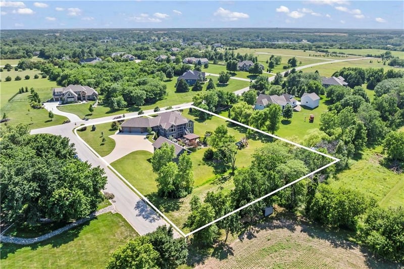 28984 W 150th St, Gardner, KS 66030