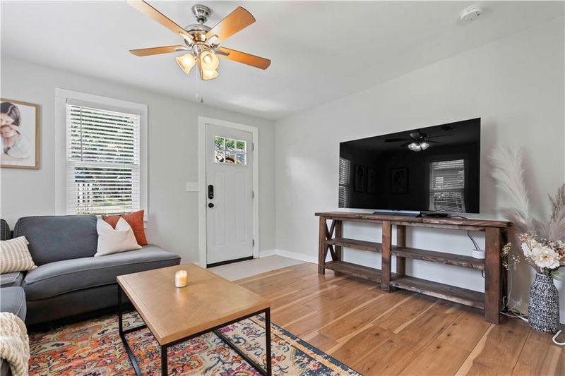 213 E 80th St, Kansas City, MO 64114