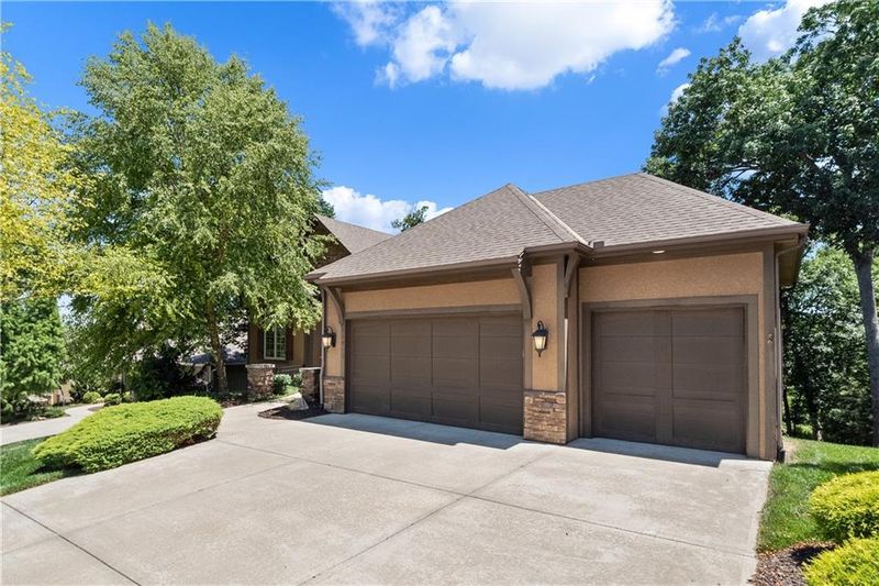 11941 S Barth Rd, Olathe, KS 66061
