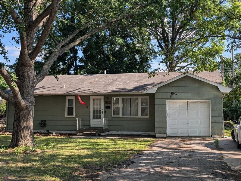 4307 E 115th St, Kansas City, MO 64137