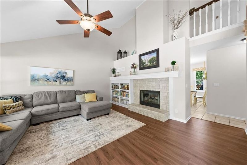 950 E Cavendish Trl, Olathe, KS 66061