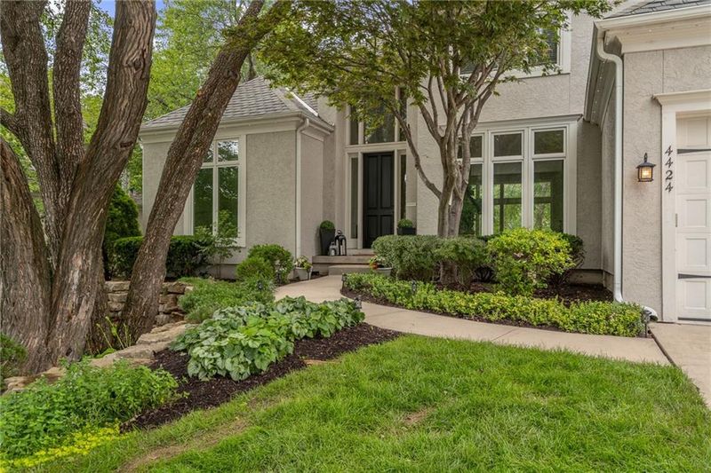 4424 W 150th St, Overland Park, KS 66224