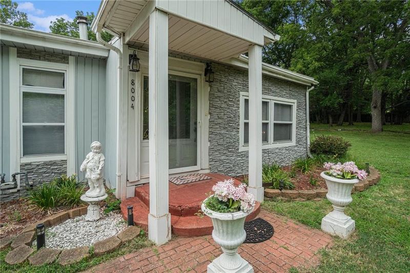 8004 E 69th St, Kansas City, MO 64133