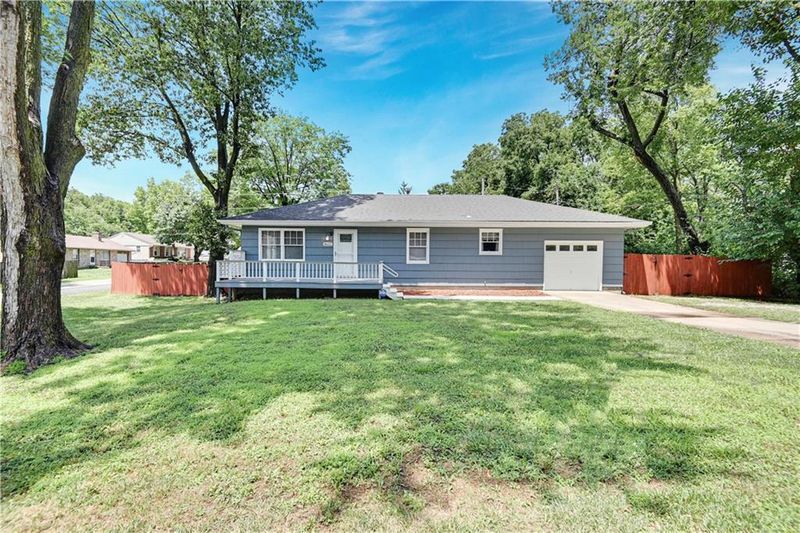 8602 E 59th St, Kansas City, MO 64129