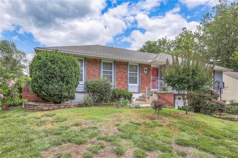 11912 E 56th Ter, Kansas City, MO 64133