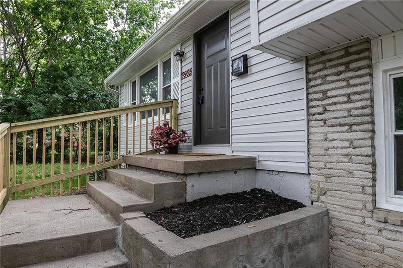 3905 E 72nd Ter, Kansas City, MO 64132