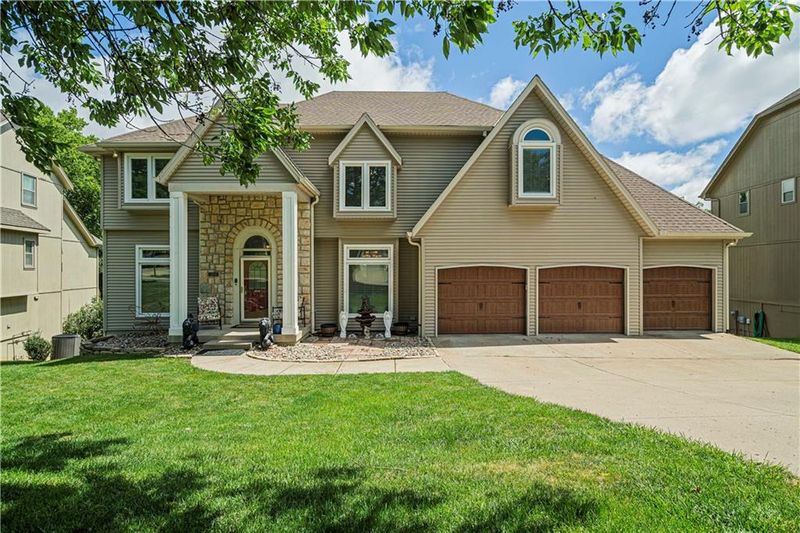 3700 NW 75th Ct, Kansas City, MO 64151