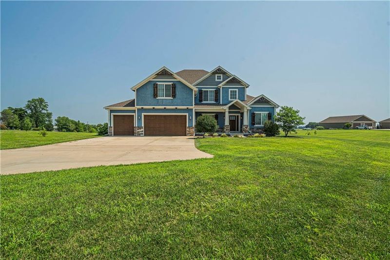 11151 Locust Ln, Liberty, MO 64068