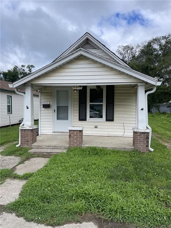 6412 Brown St, St Joseph, MO 64504