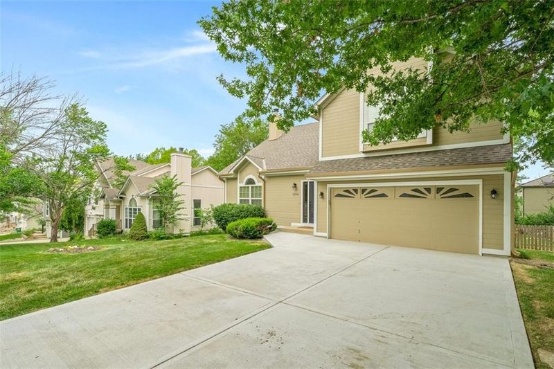 2104 SW 1st St, Lee's Summit, MO 64081
