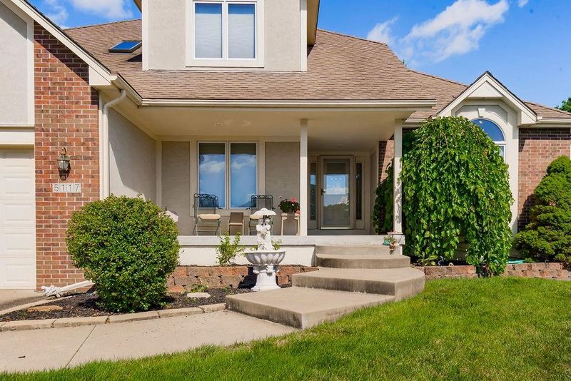5117 SW Widgeon Way, Lee's Summit, MO 64082