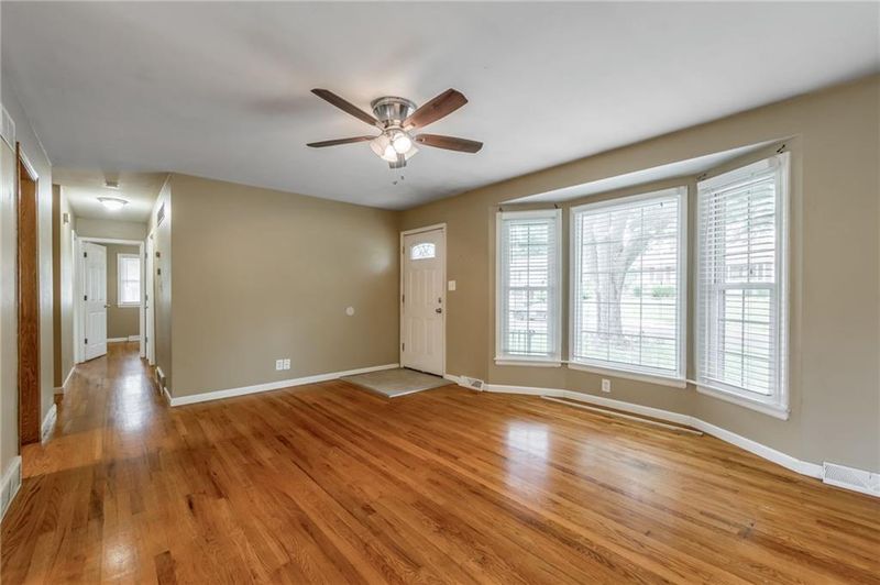 8303 Booth Ave, Raytown, MO 64138