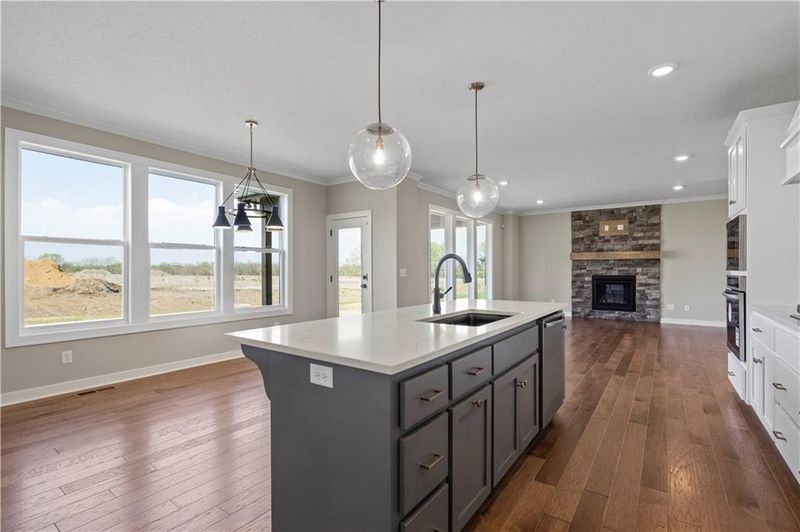 520 SE Carter Rd, Lee's Summit, MO 64082