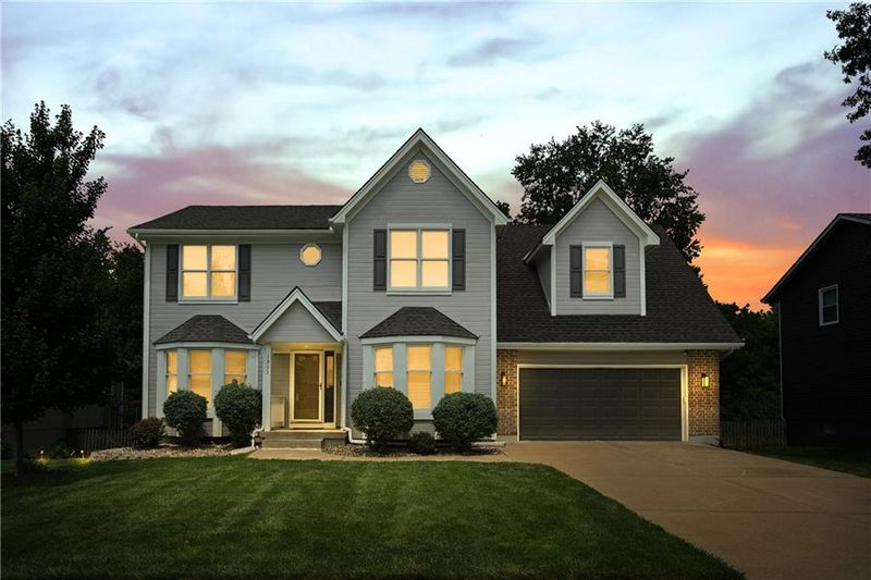 1513 SW Frederick Dr, Lee's Summit, MO 64081