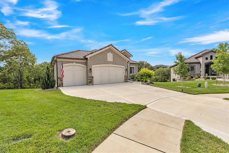 425 NW Kaylea Ct, Lee's Summit, MO 64081