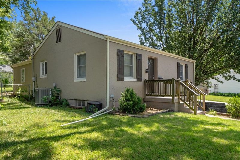8145 Main St, Kansas City, MO 64114