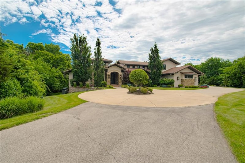10875 W 192 Nd Pl, Overland Park, KS 66083