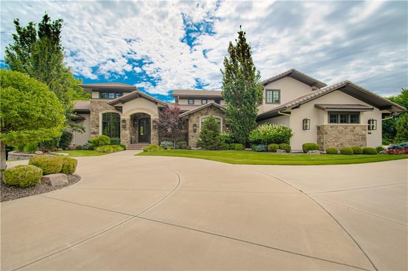 10875 W 192 Nd Pl, Overland Park, KS 66083