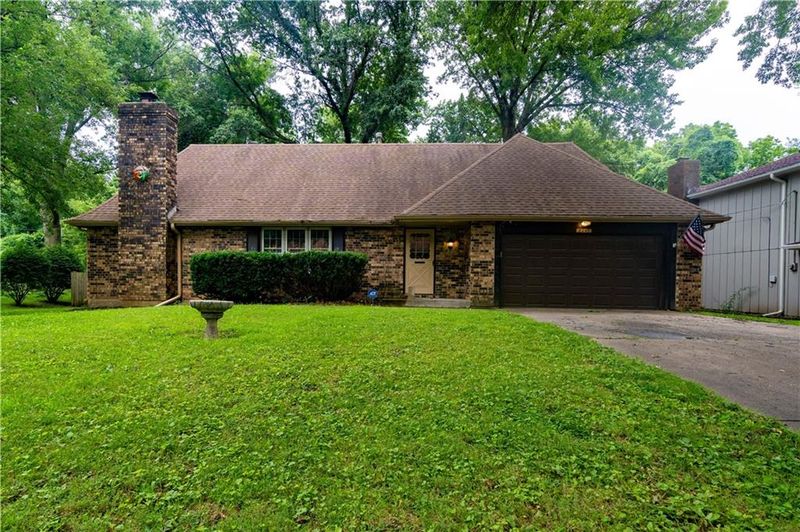 8249 Everett Ave, Kansas City, KS 66112