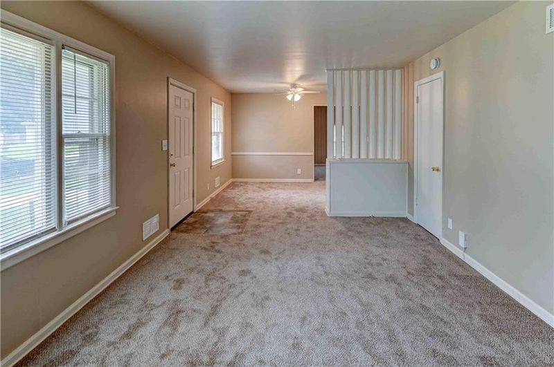 6012 E 102nd St, Kansas City, MO 64134