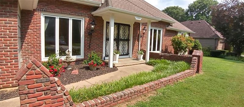 11331 Summit St, Kansas City, MO 64114