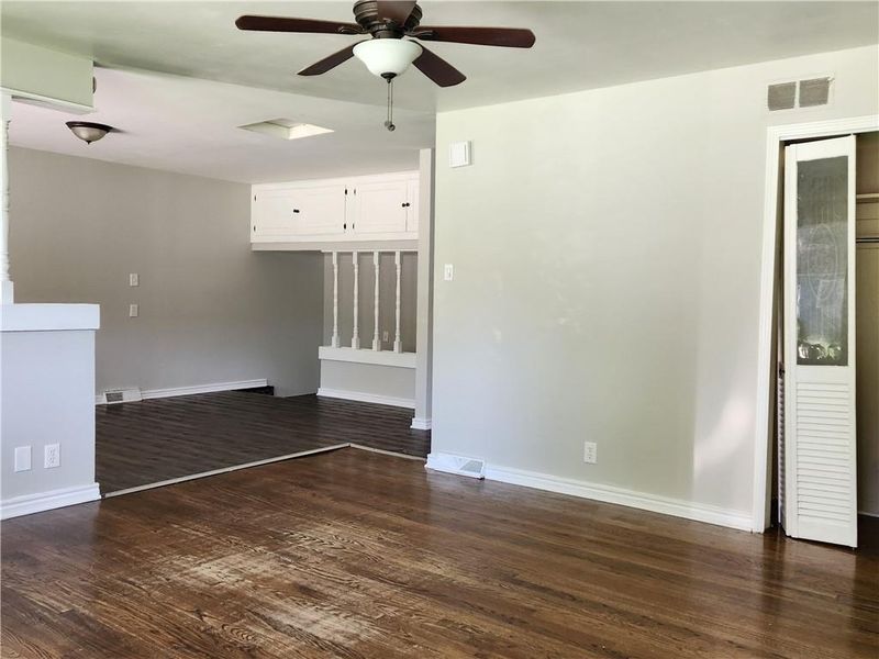 1405 S Crane St, Independence, MO 64055