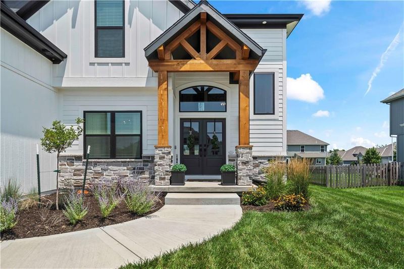 2108 NE 113th St, Kansas City, MO 64155