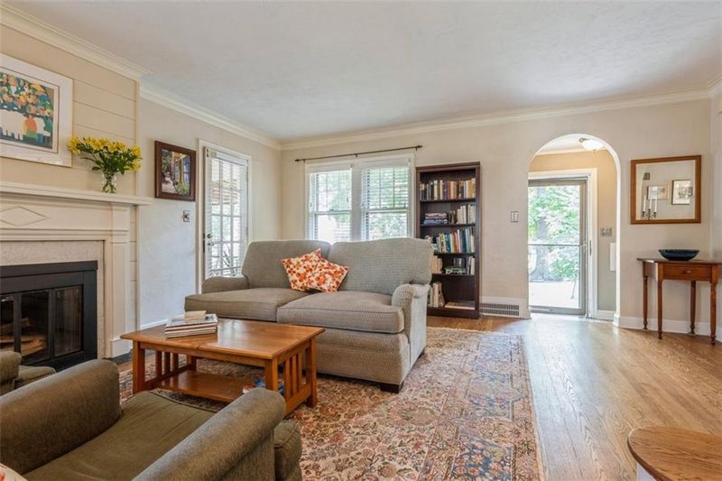 628 E 72nd Ter, Kansas City, MO 64131