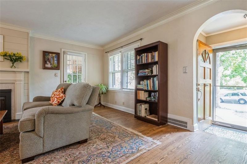 628 E 72nd Ter, Kansas City, MO 64131