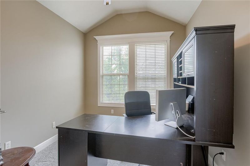 16620 Hardy St, Overland Park, KS 66085
