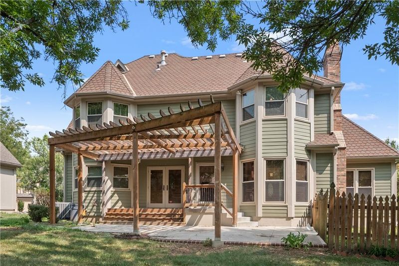 4829 W 121st St, Overland Park, KS 66209
