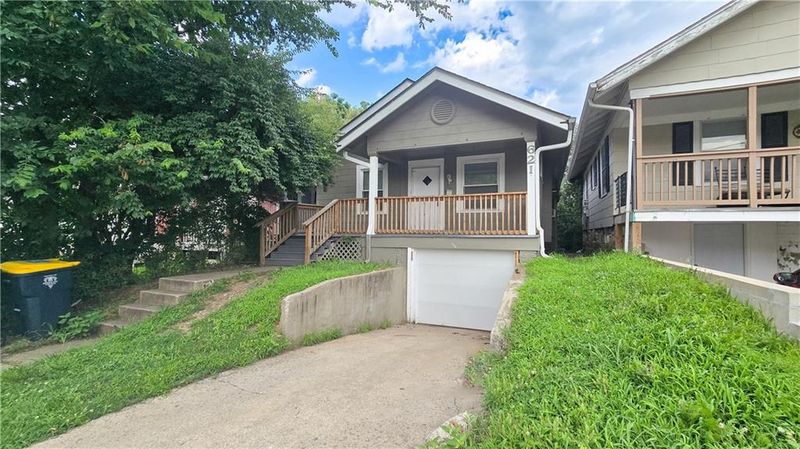 621 Bennington Ave, Kansas City, MO 64125