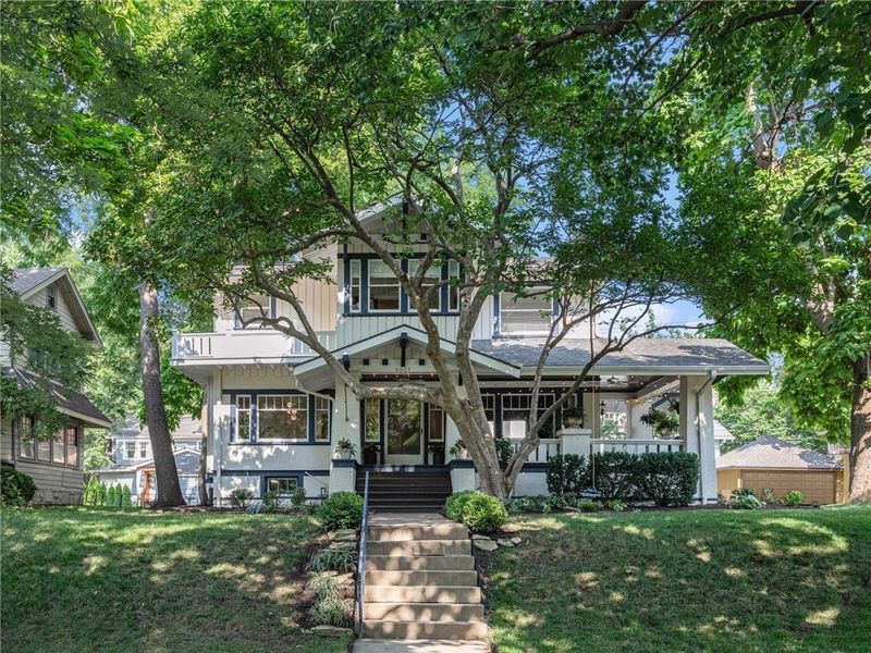 6007 Mcgee St, Kansas City, MO 64113