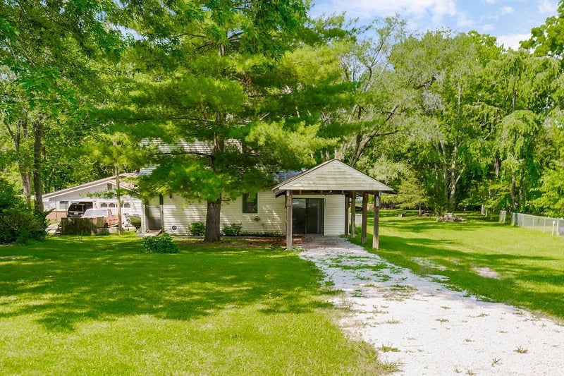 5488 NW Venetian Dr NW, Kansas City, MO 64151