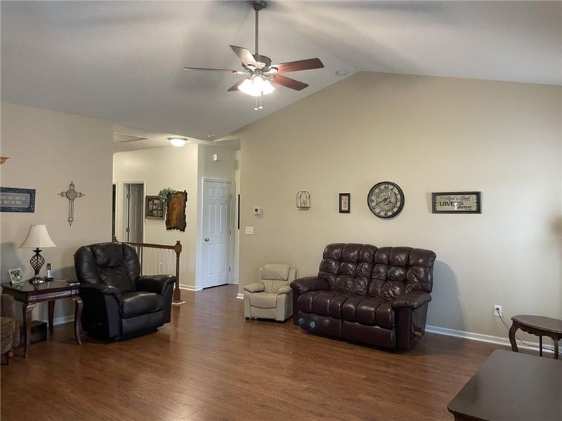 8819 N College Ave, Kansas City, MO 64156