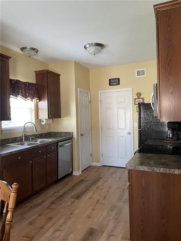 8819 N College Ave, Kansas City, MO 64156