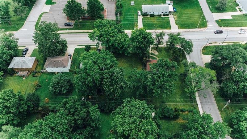 6502 E 155th St, Grandview, MO 64030