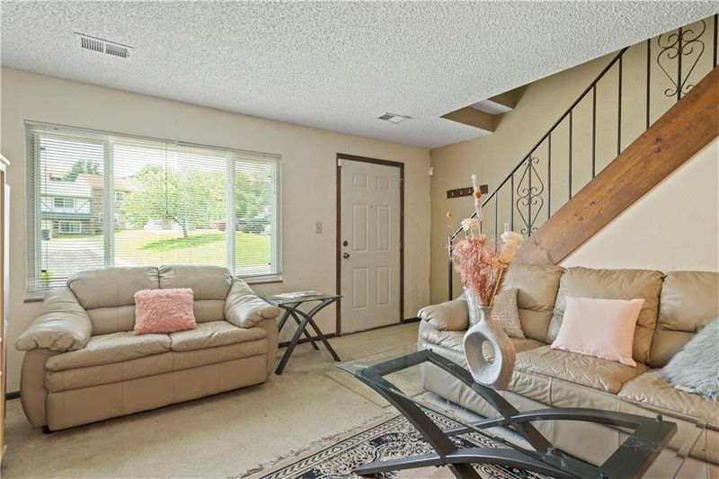 4015 Hedges Ave, Kansas City, MO 64133