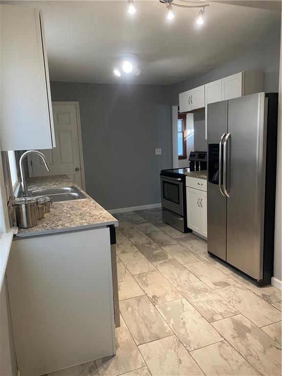 4014 College Ave, Kansas City, MO 64130