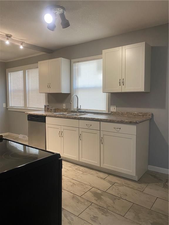 4014 College Ave, Kansas City, MO 64130