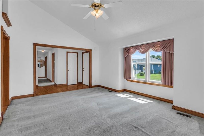 8518 NE 109th Ter, Kansas City, MO 64157