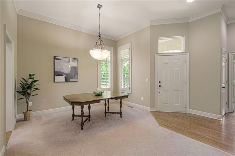 11876 S Carriage Rd, Olathe, KS 66062