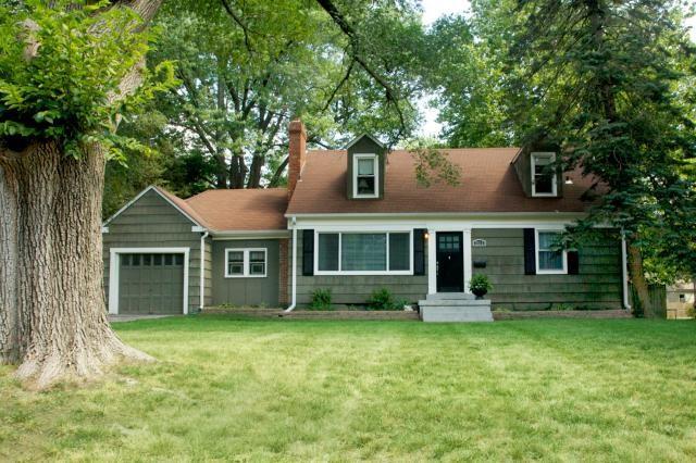 2512 Somerset Dr, Prairie Village, KS 66206