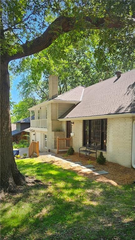9433 Connell Dr, Overland Park, KS 66212