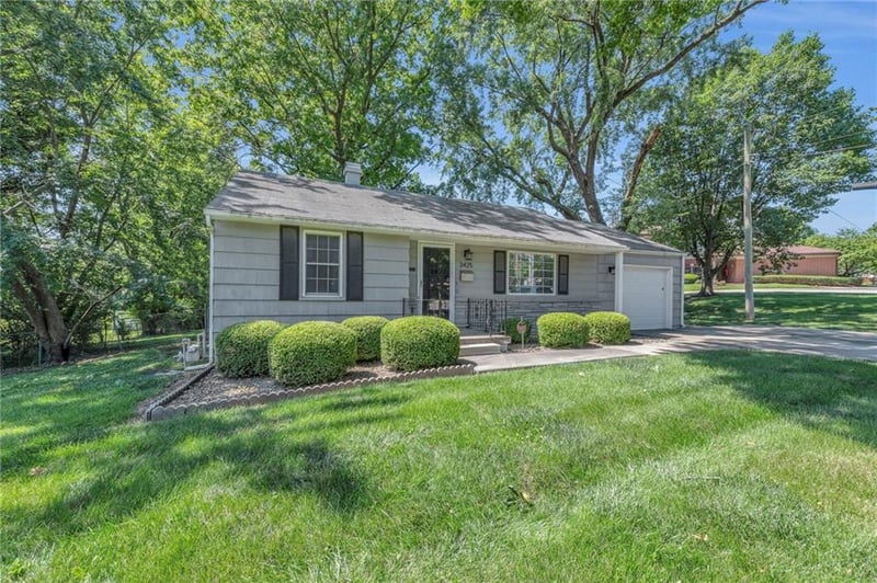 3425 W 95th St, Overland Park, KS 66206